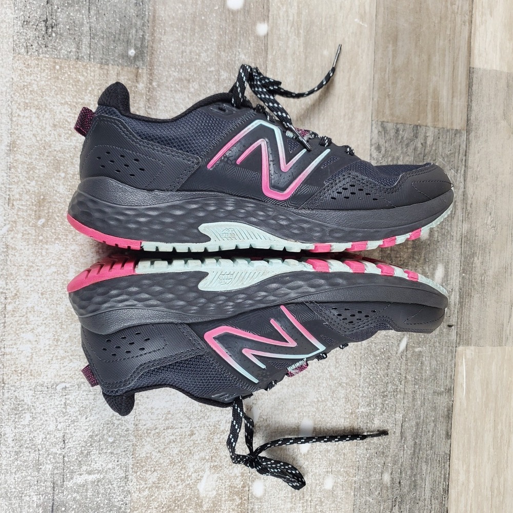 New Balance 410 V8 Womens Shoes Sz‎ 7 B Black Hi-Pink Bright Cyan Sneakers - Picture 7 of 10